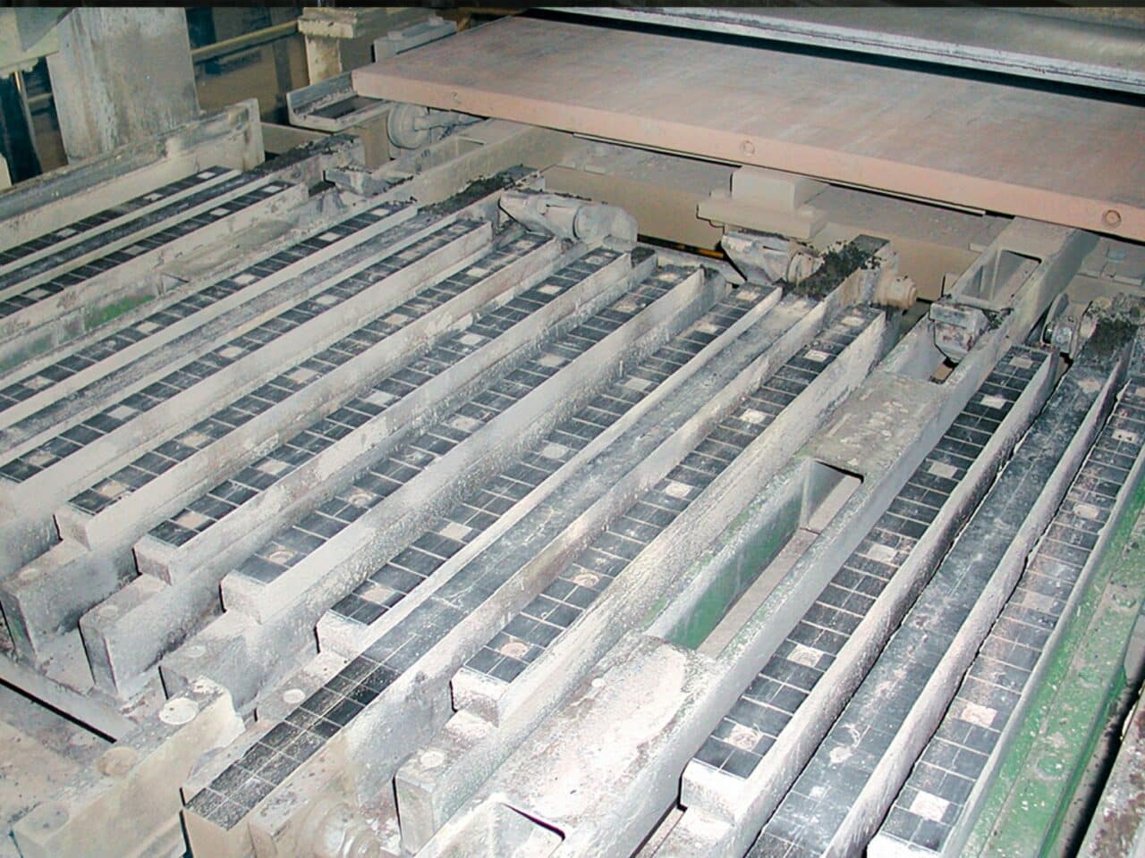 Table liner adjustment made a thing of the past Vibration Table Liners